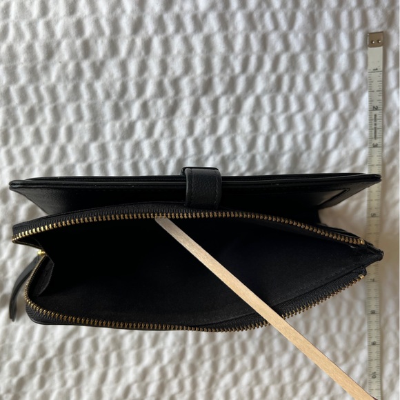 Fossil Leather Wallet - Picture 4 of 6